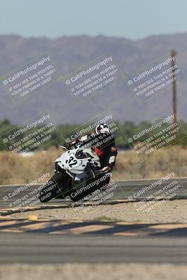 media/Oct-13-2025-Moto Forza (Mon) [[a66d839500]]/3-B Group/Session 3 (Turn 16)/